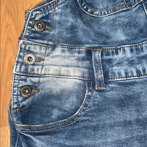 Light wash Overalls - Picture 3 of 3